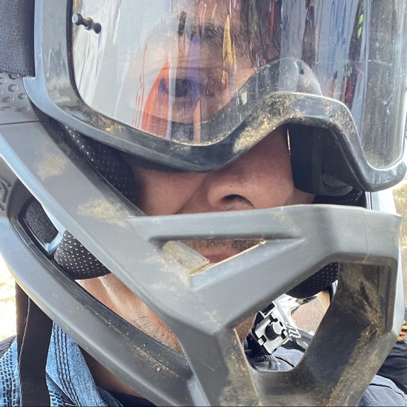 Meet your Posher, Carlos - Picture 1 of 1